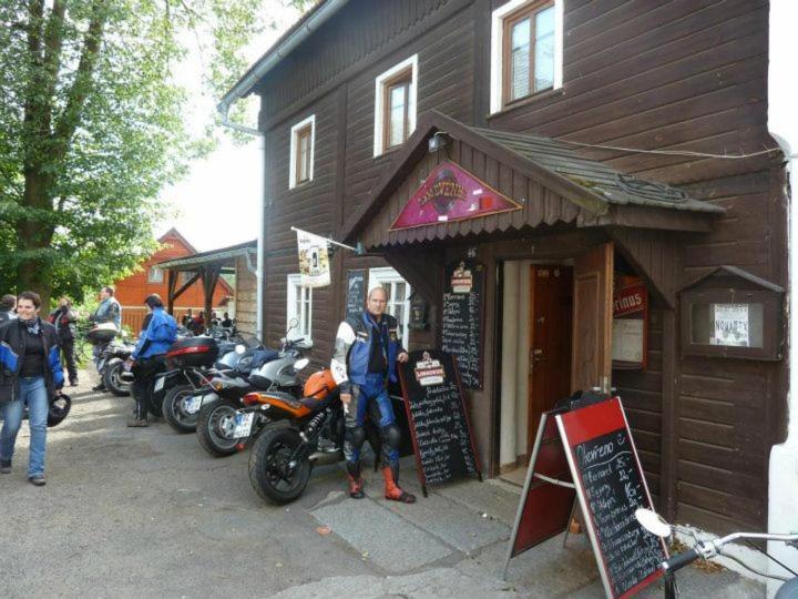 Drevenka Hotel Provodin Exterior foto