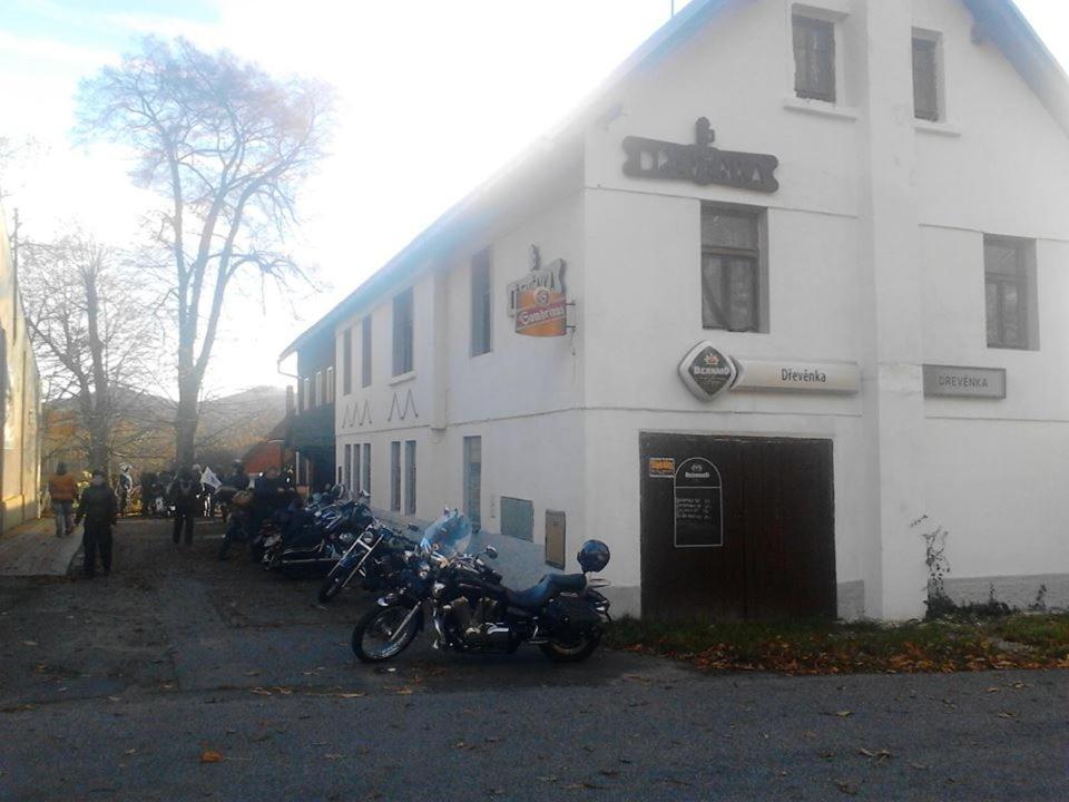 Drevenka Hotel Provodin Exterior foto